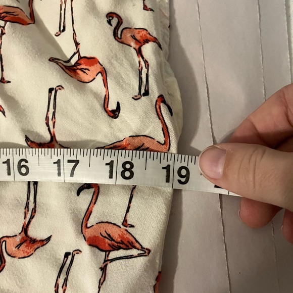 ModCloth Blouse Sz S Flamingos Short Sleeve FLAW One Very Small Stain C Pic - Picture 6 of 8